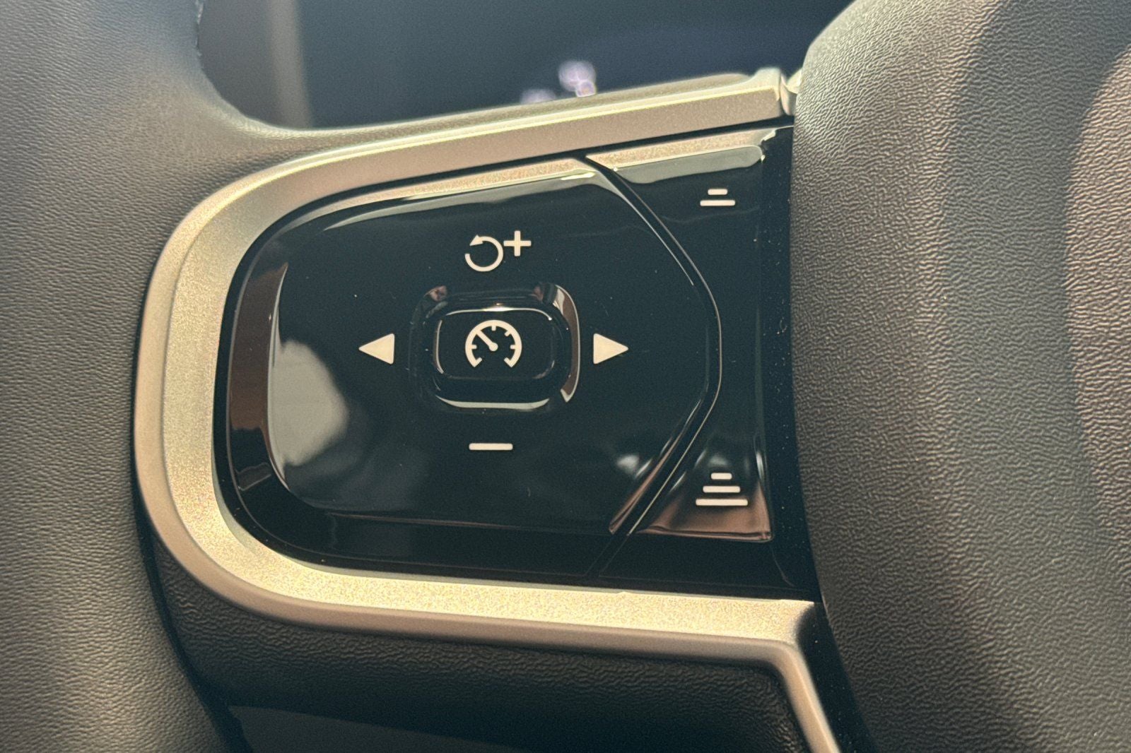 2026 Volvo XC60 Plug-In Hybrid T8 Polestar Engineered