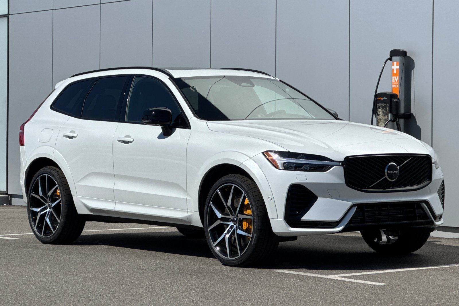 2026 Volvo XC60 Plug-In Hybrid T8 Polestar Engineered