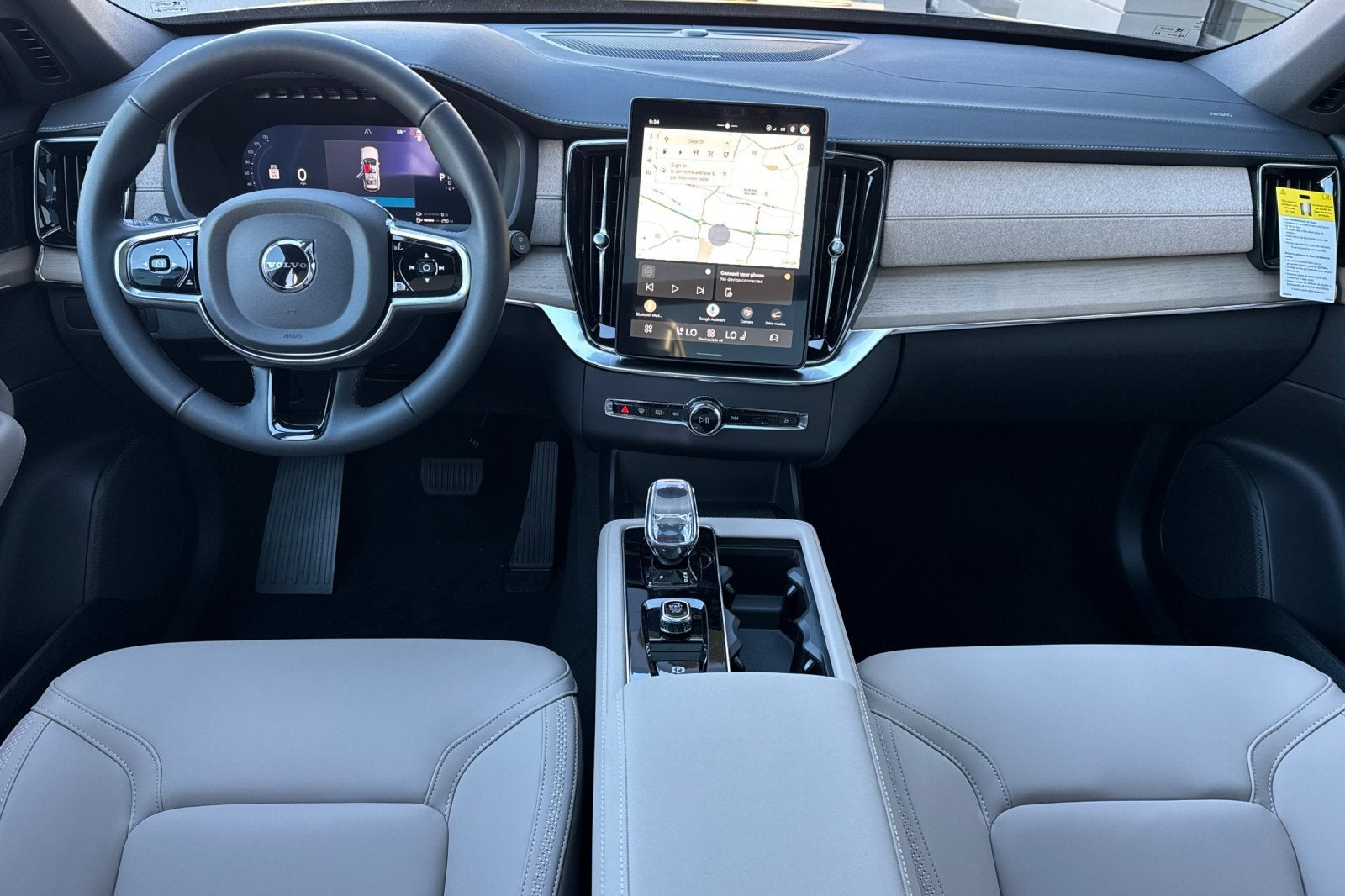 2027 Volvo XC90 Plug-In Hybrid T8 Plus 6 Passenger