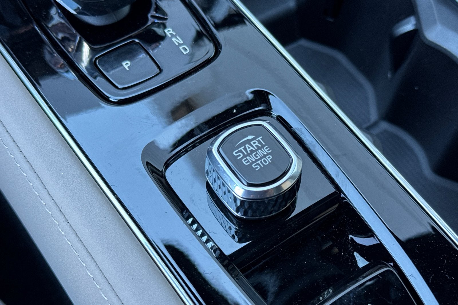 2027 Volvo XC90 Plug-In Hybrid T8 Plus 6 Passenger