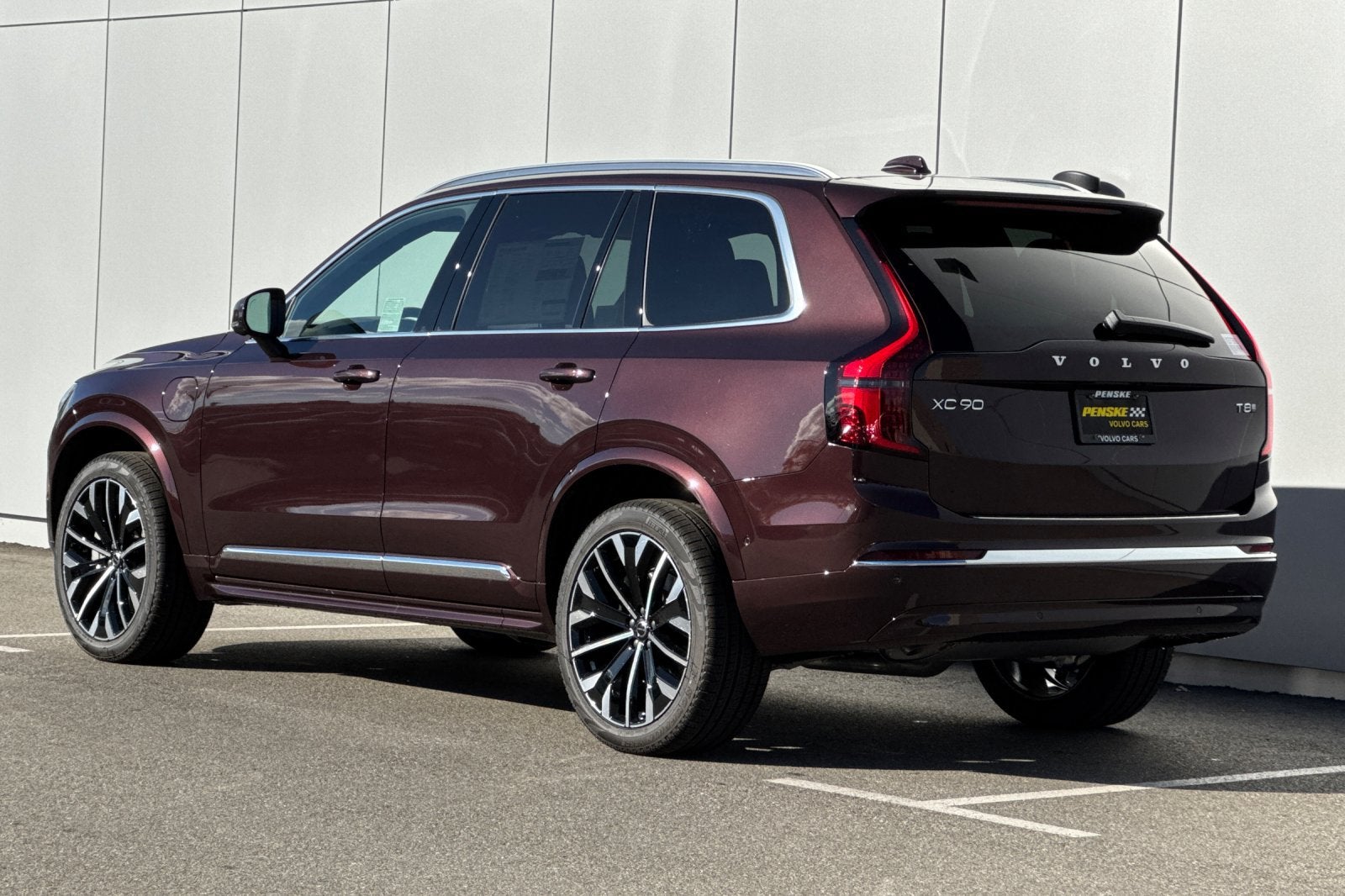 2027 Volvo XC90 Plug-In Hybrid T8 Plus 6 Passenger