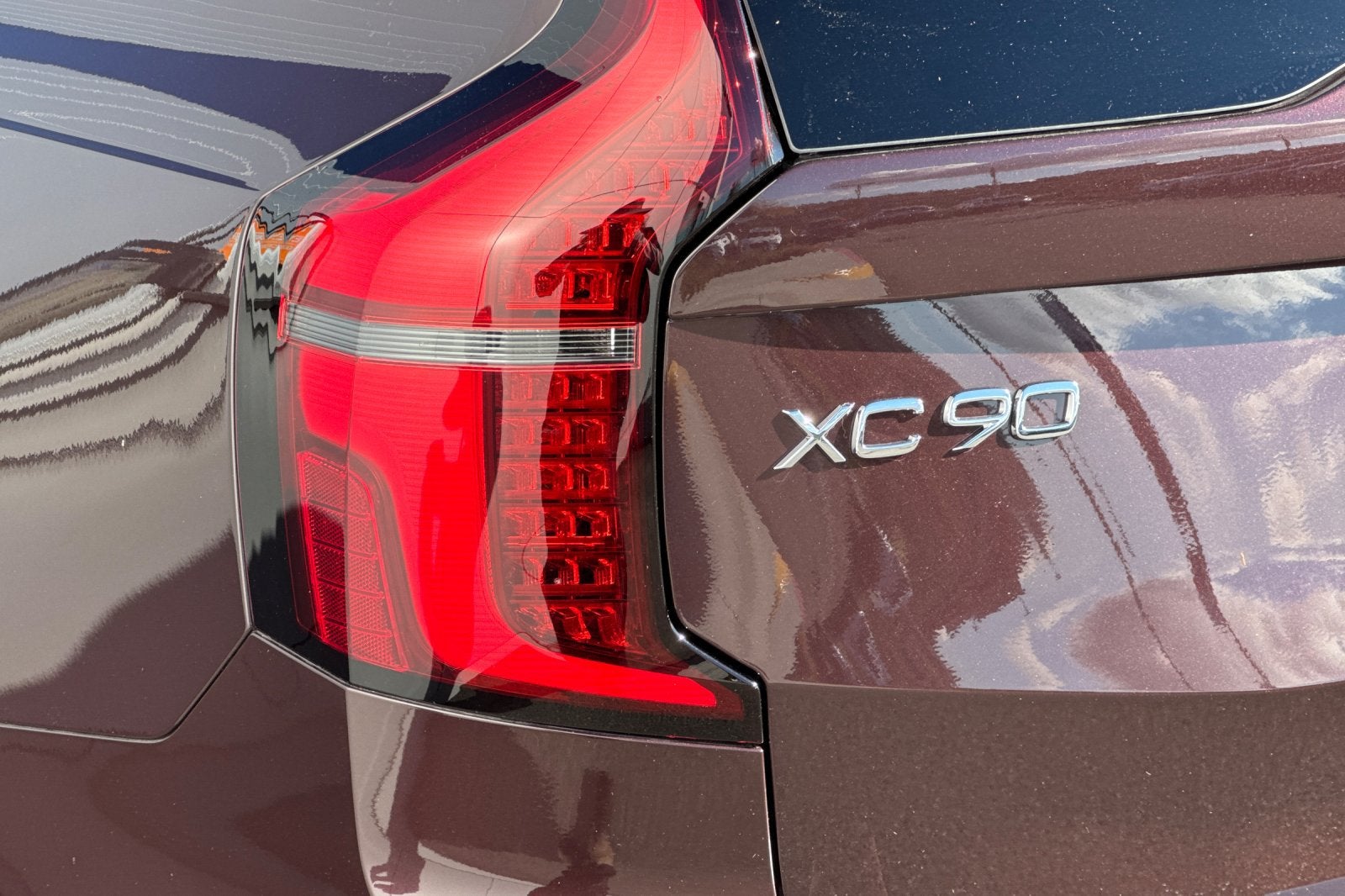 2027 Volvo XC90 Plug-In Hybrid T8 Plus 6 Passenger