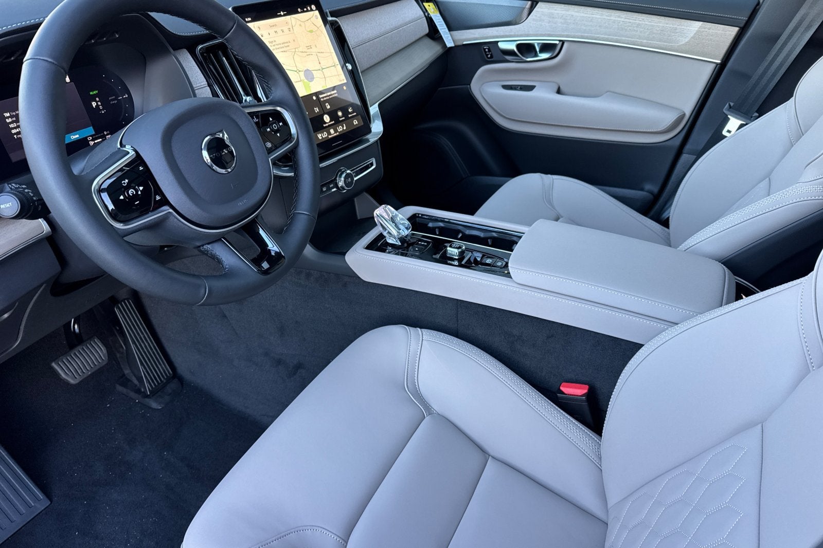 2027 Volvo XC90 Plug-In Hybrid T8 Plus 6 Passenger