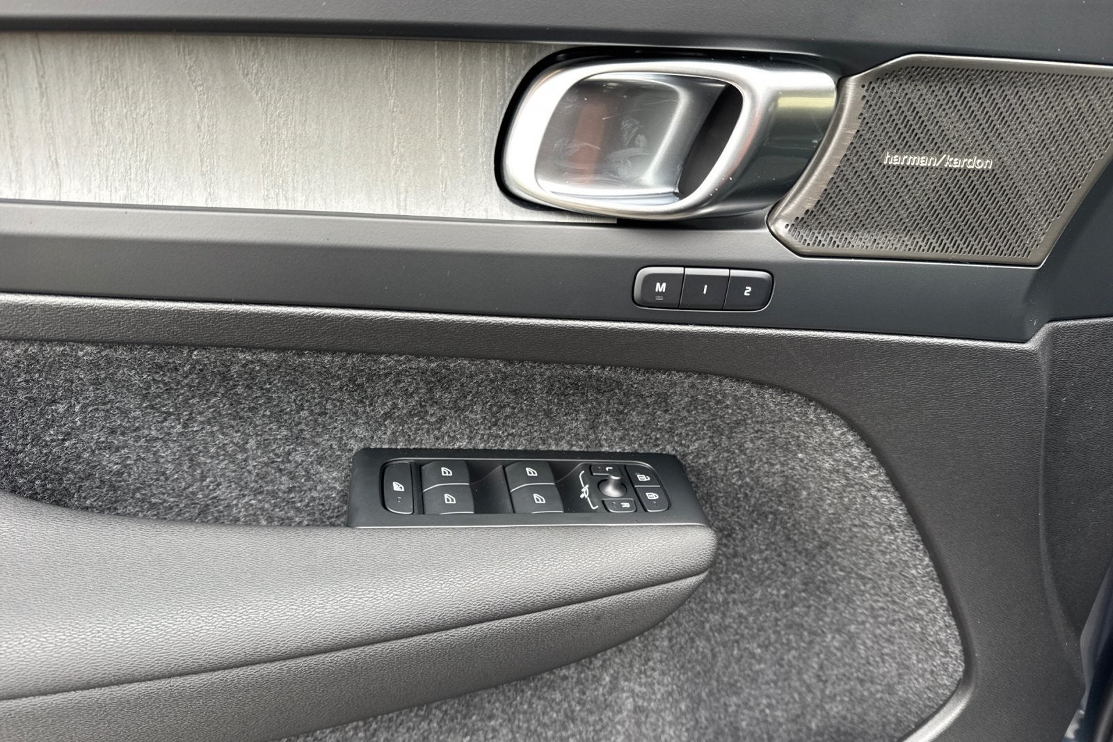 2026 Volvo XC40 B4 Plus