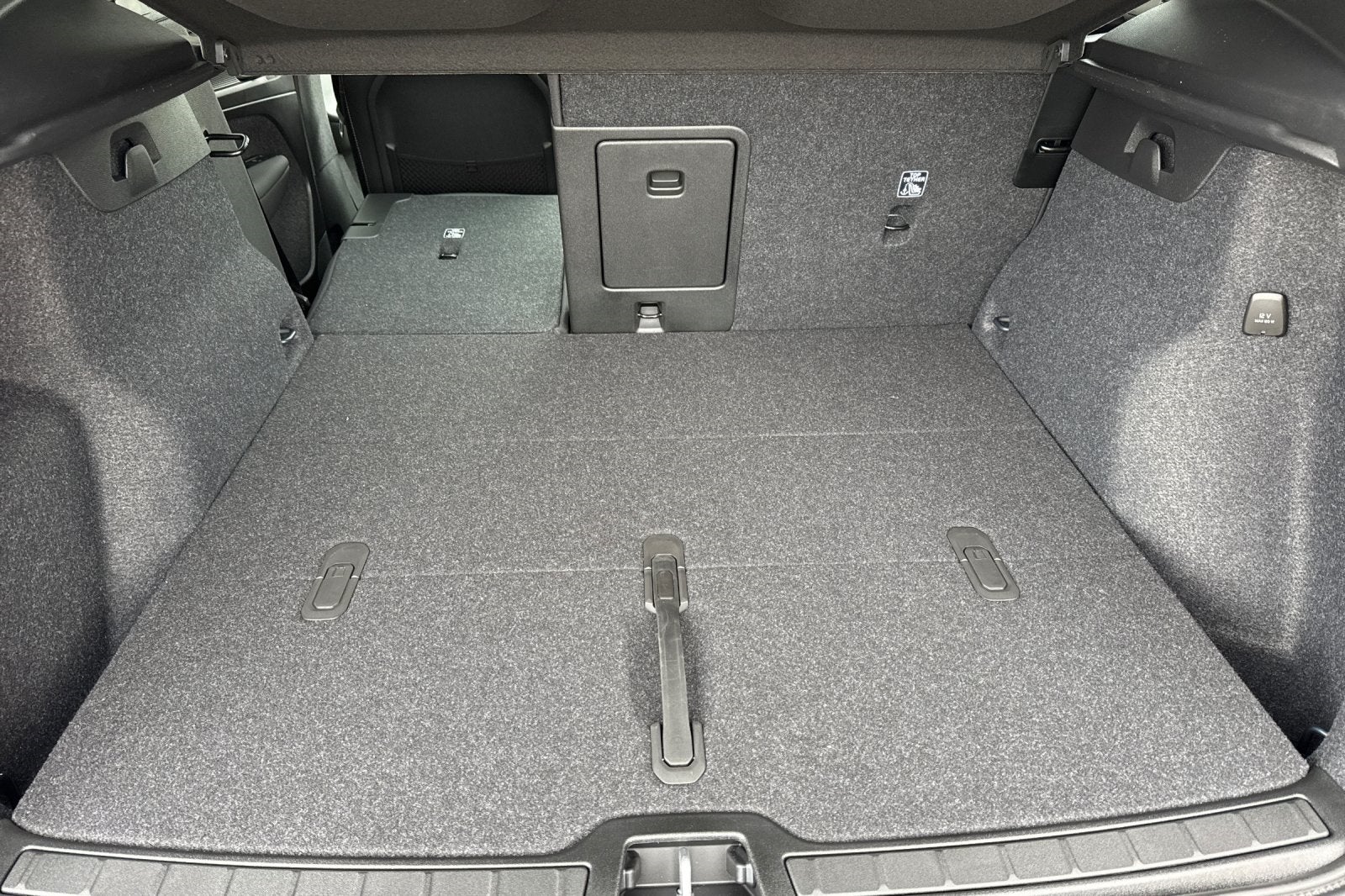 2026 Volvo XC40 B4 Plus