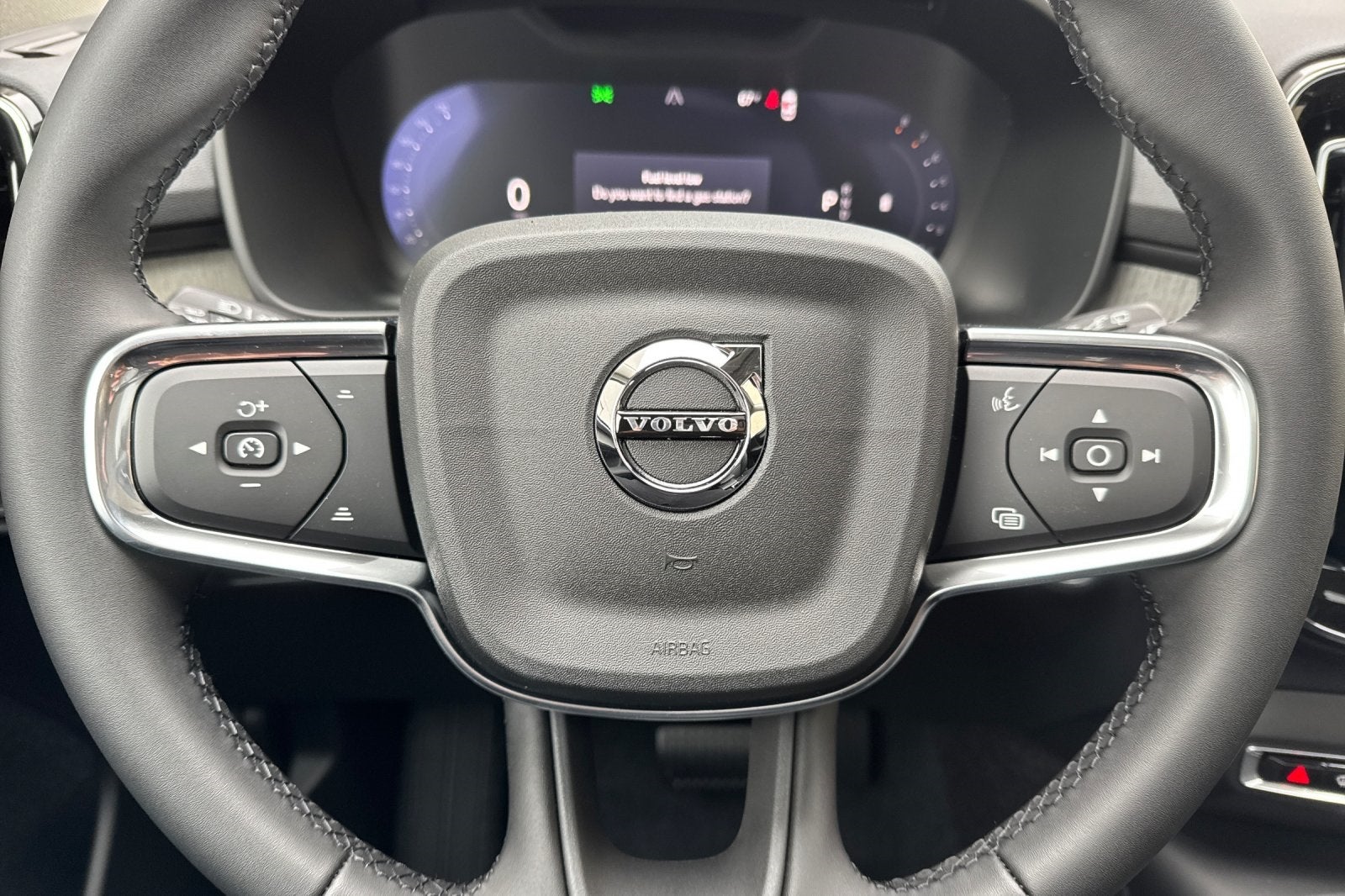 2026 Volvo XC40 B4 Plus