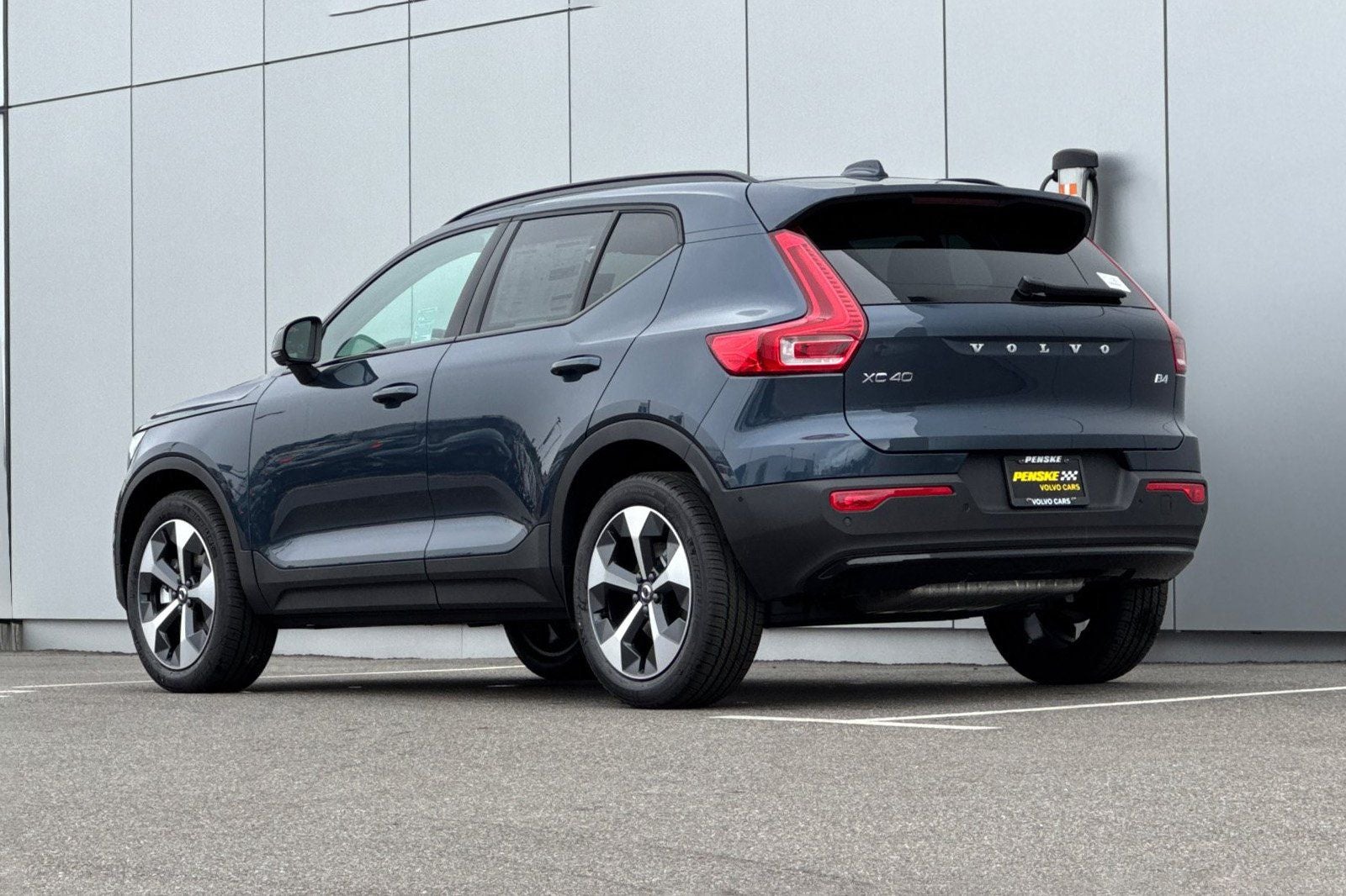 2026 Volvo XC40 B4 Plus