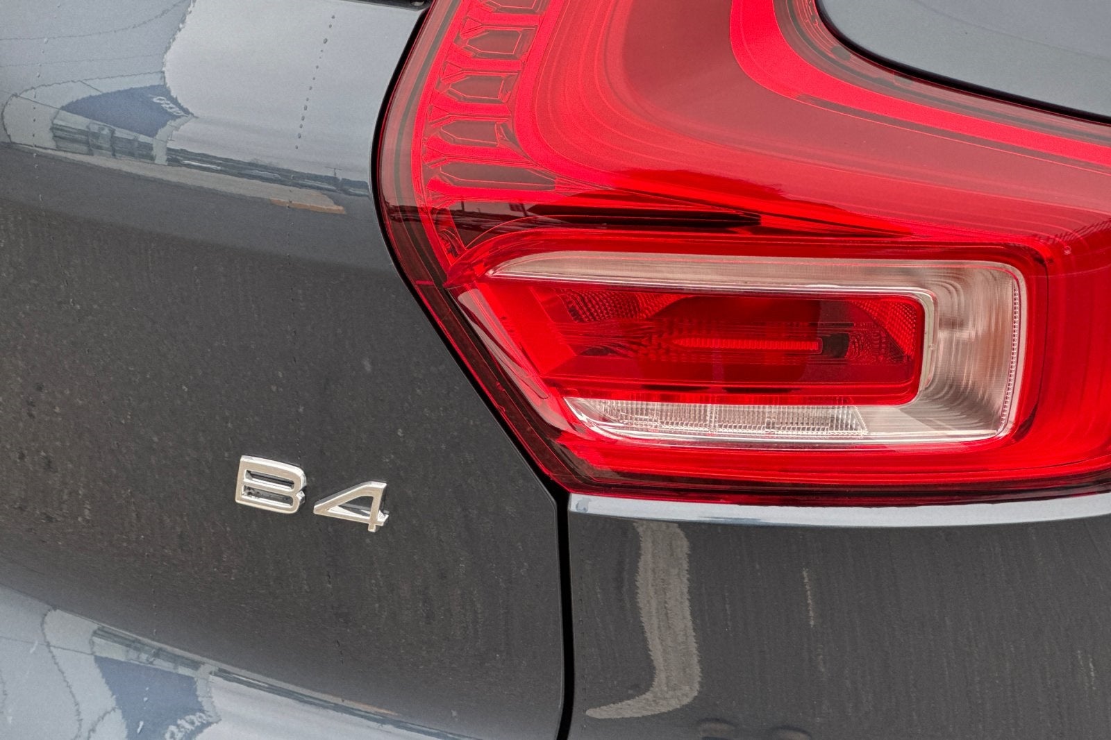 2026 Volvo XC40 B4 Plus