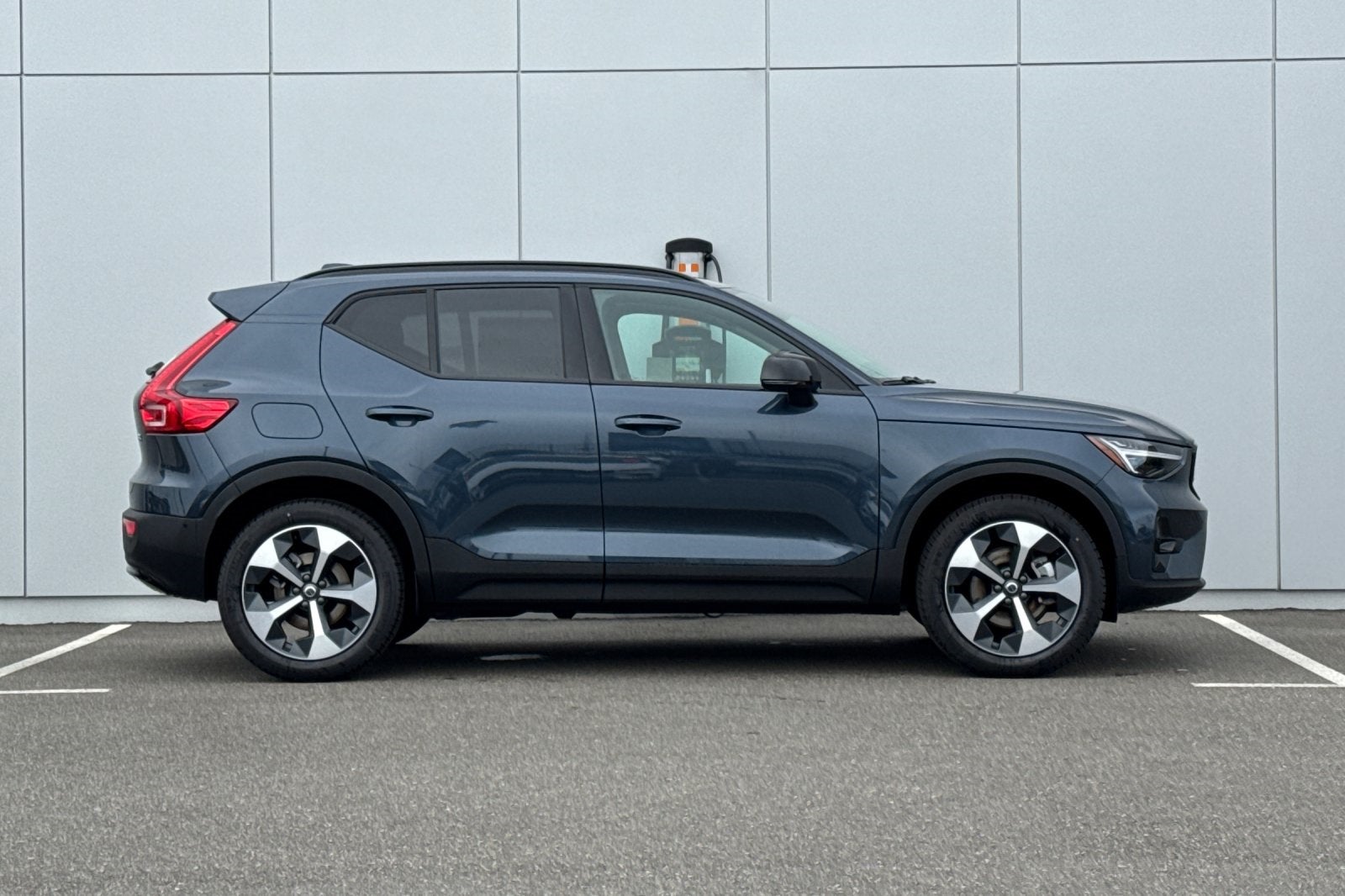 2026 Volvo XC40 B4 Plus