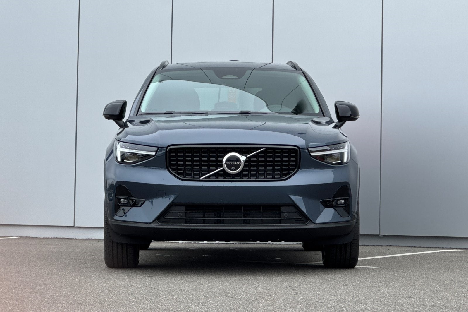 2026 Volvo XC40 B4 Plus