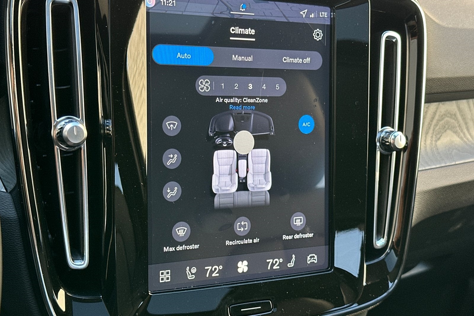 2026 Volvo XC40 B4 Core