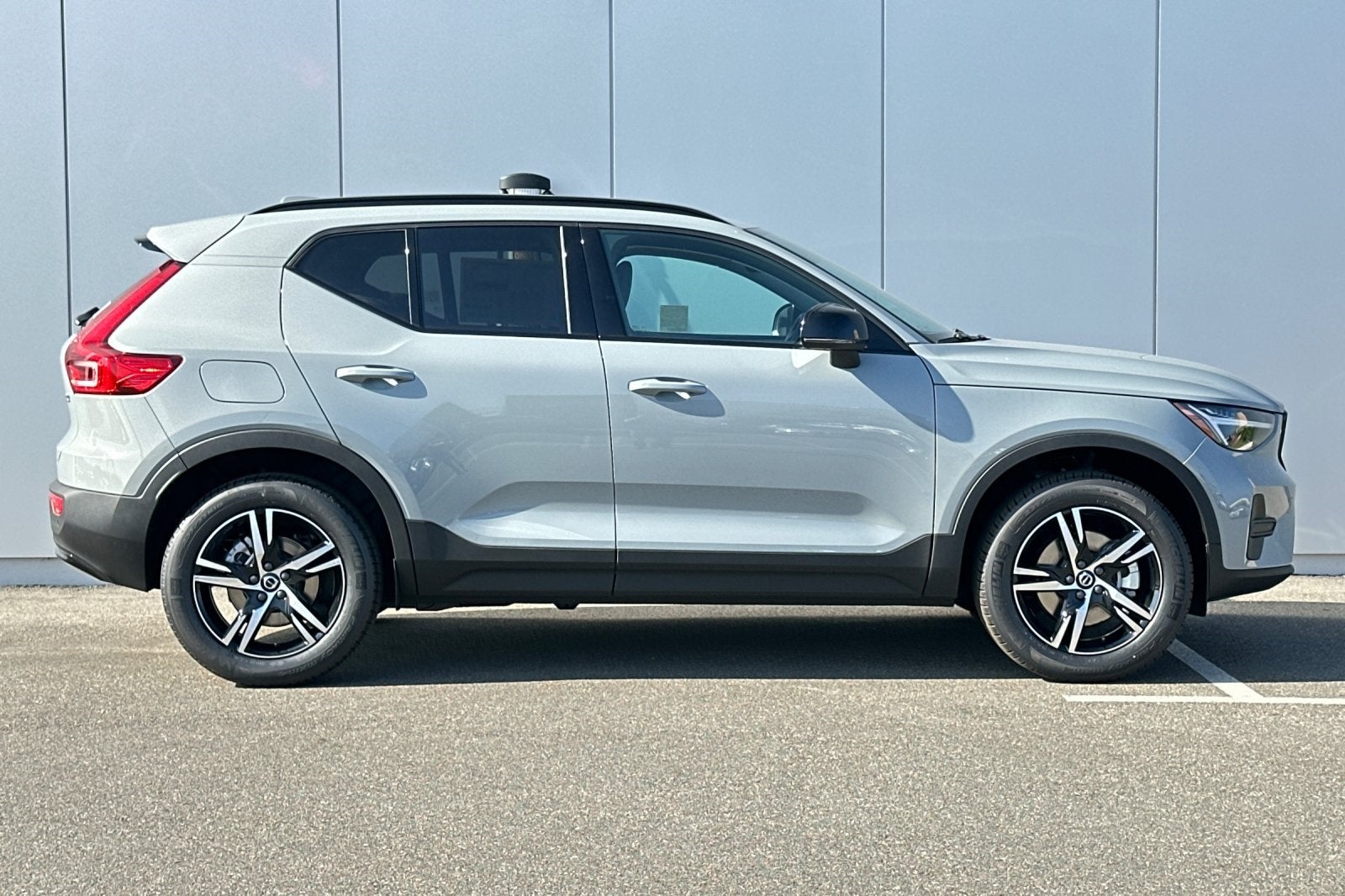 2026 Volvo XC40 B4 Core