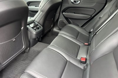 2023 Volvo XC60 B5 Ultimate Bright Theme