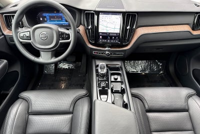 2023 Volvo XC60 B5 Ultimate Bright Theme