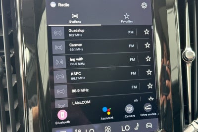 2023 Volvo XC60 B5 Ultimate Bright Theme