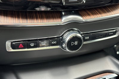 2023 Volvo XC60 B5 Ultimate Bright Theme
