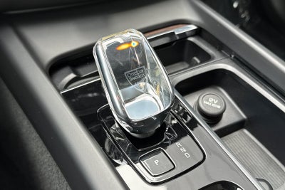 2023 Volvo XC60 B5 Ultimate Bright Theme