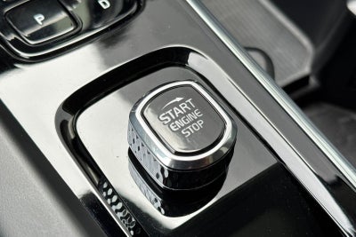 2023 Volvo XC60 B5 Ultimate Bright Theme