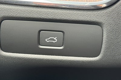 2023 Volvo XC60 B5 Ultimate Bright Theme