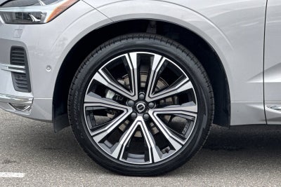 2023 Volvo XC60 B5 Ultimate Bright Theme