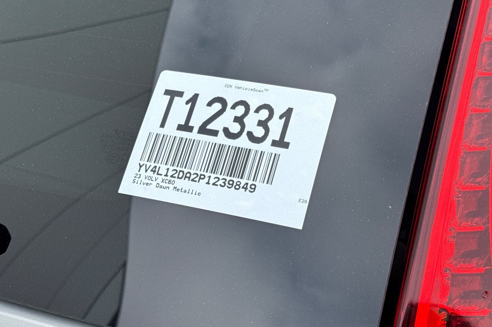 2023 Volvo XC60 B5 Ultimate Bright Theme