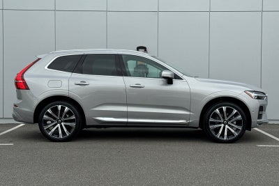 2023 Volvo XC60 B5 Ultimate Bright Theme
