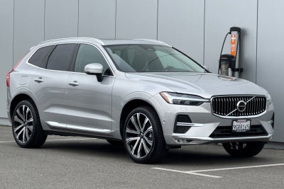 2023 Volvo XC60 B5 Ultimate Bright Theme