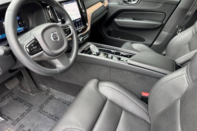 2023 Volvo XC60 B5 Ultimate Bright Theme