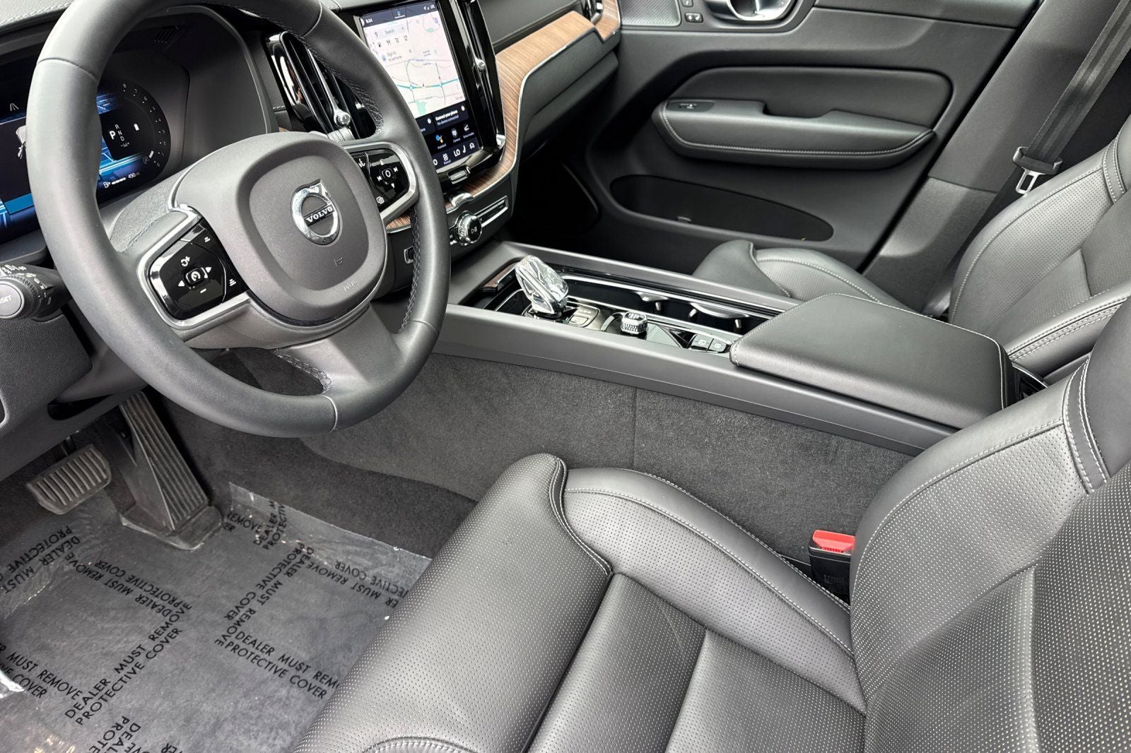 2023 Volvo XC60 B5 Ultimate Bright Theme