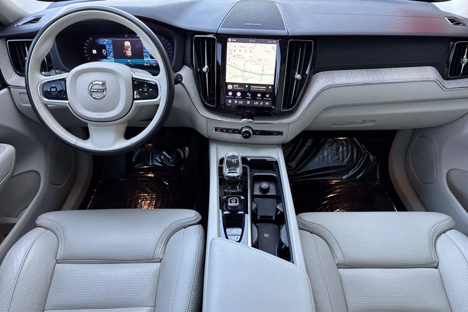 2023 Volvo XC60 B5 Ultimate Bright Theme