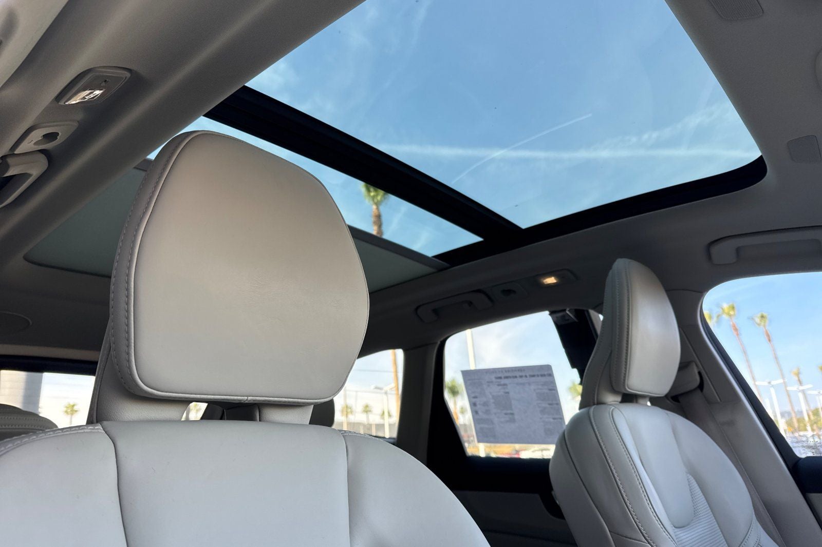 2023 Volvo XC60 B5 Ultimate Bright Theme