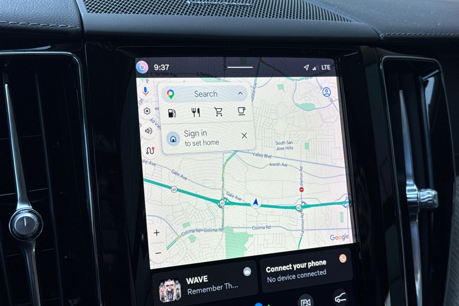 2023 Volvo XC60 B5 Ultimate Bright Theme