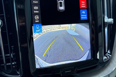 2023 Volvo XC60 B5 Ultimate Bright Theme