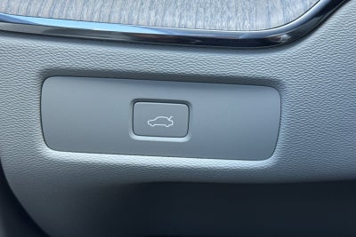 2023 Volvo XC60 B5 Ultimate Bright Theme