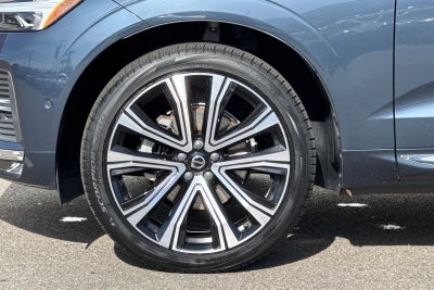 2023 Volvo XC60 B5 Ultimate Bright Theme