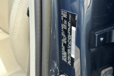 2023 Volvo XC60 B5 Ultimate Bright Theme