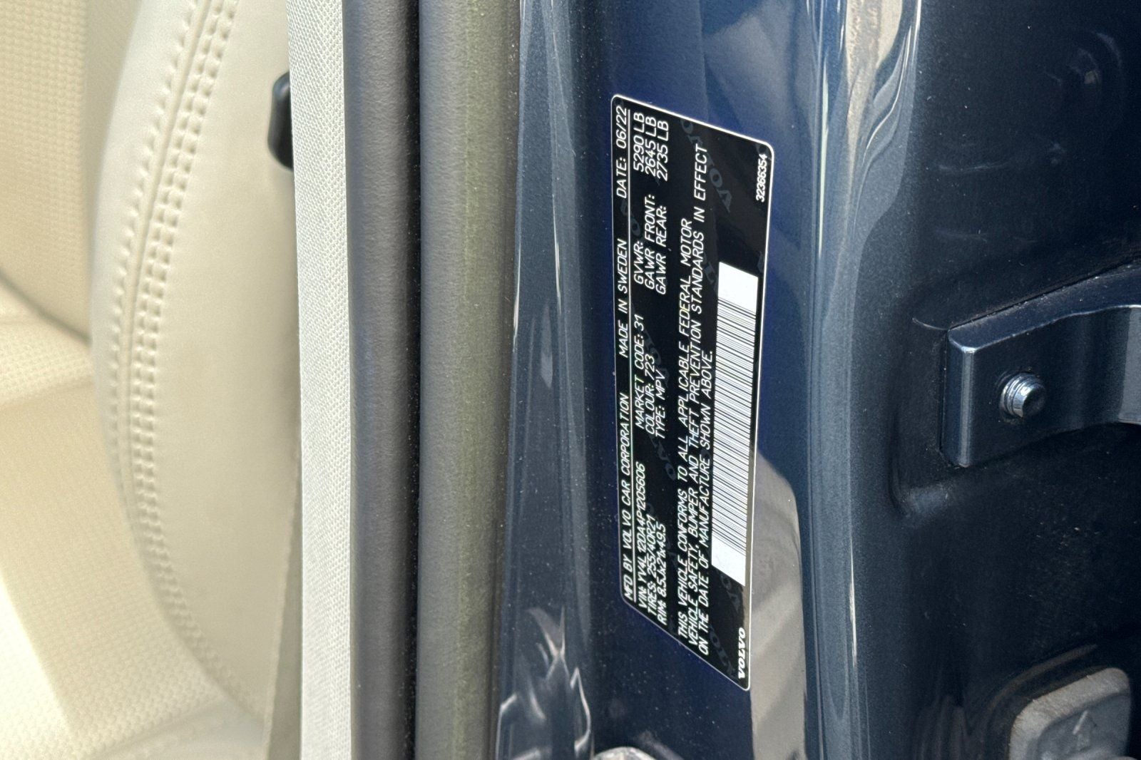 2023 Volvo XC60 B5 Ultimate Bright Theme