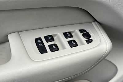 2023 Volvo XC60 B5 Ultimate Bright Theme