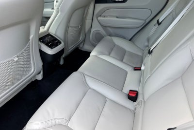 2023 Volvo XC60 B5 Ultimate Bright Theme