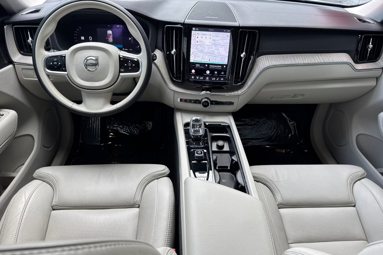 2023 Volvo XC60 B5 Ultimate Bright Theme
