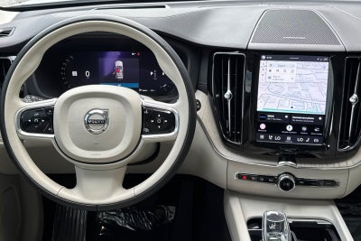2023 Volvo XC60 B5 Ultimate Bright Theme