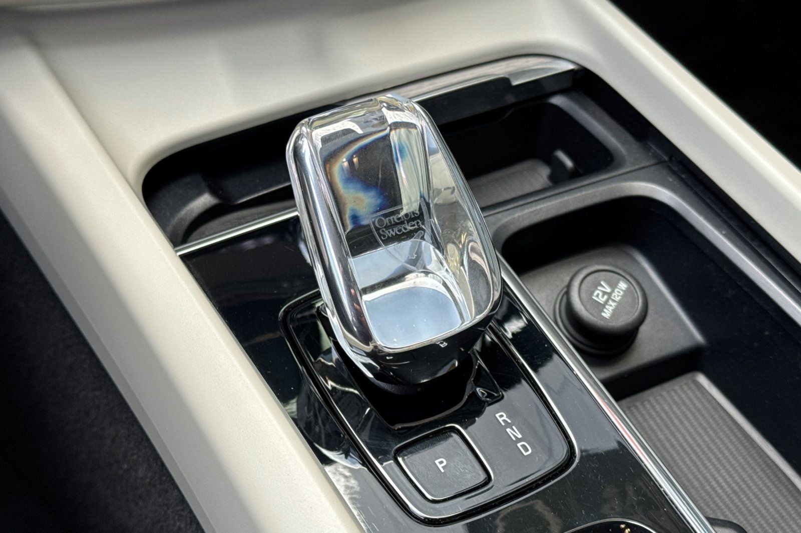 2023 Volvo XC60 B5 Ultimate Bright Theme