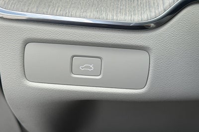 2023 Volvo XC60 B5 Ultimate Bright Theme