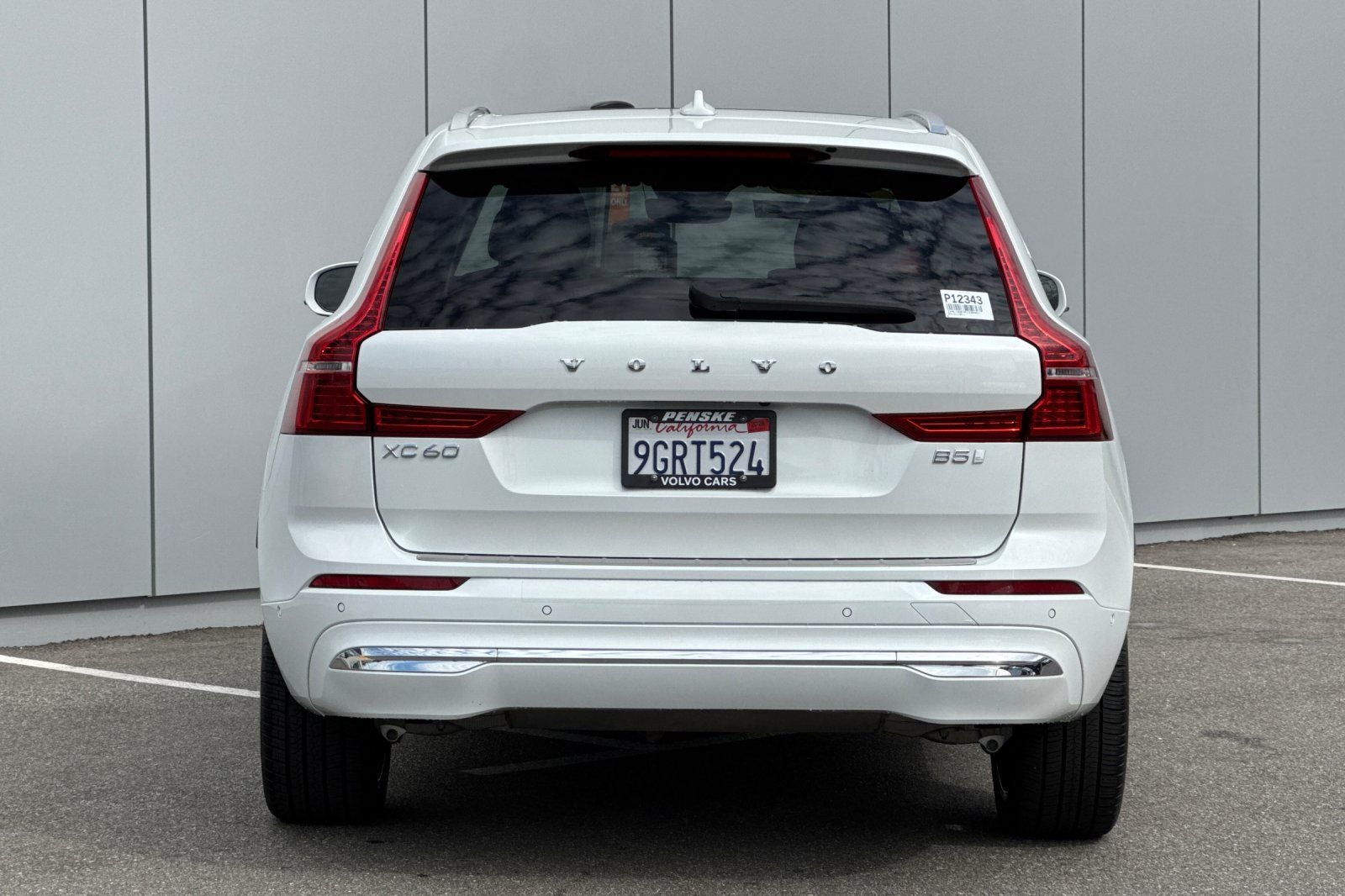 2023 Volvo XC60 B5 Ultimate Bright Theme