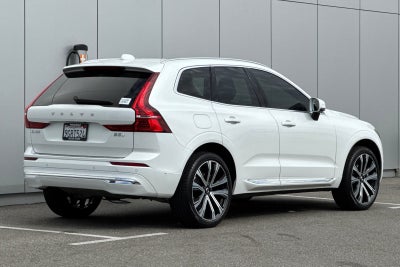 2023 Volvo XC60 B5 Ultimate Bright Theme