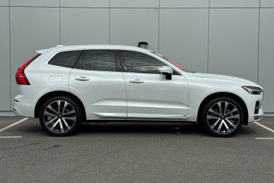 2023 Volvo XC60 B5 Ultimate Bright Theme