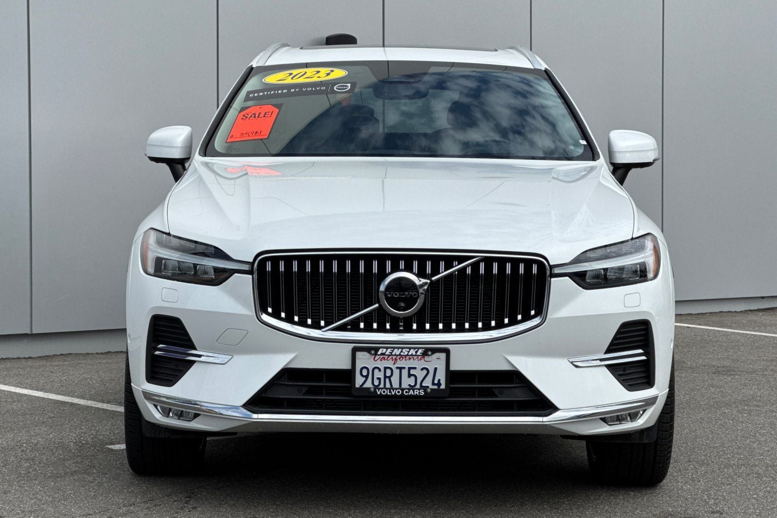 2023 Volvo XC60 B5 Ultimate Bright Theme