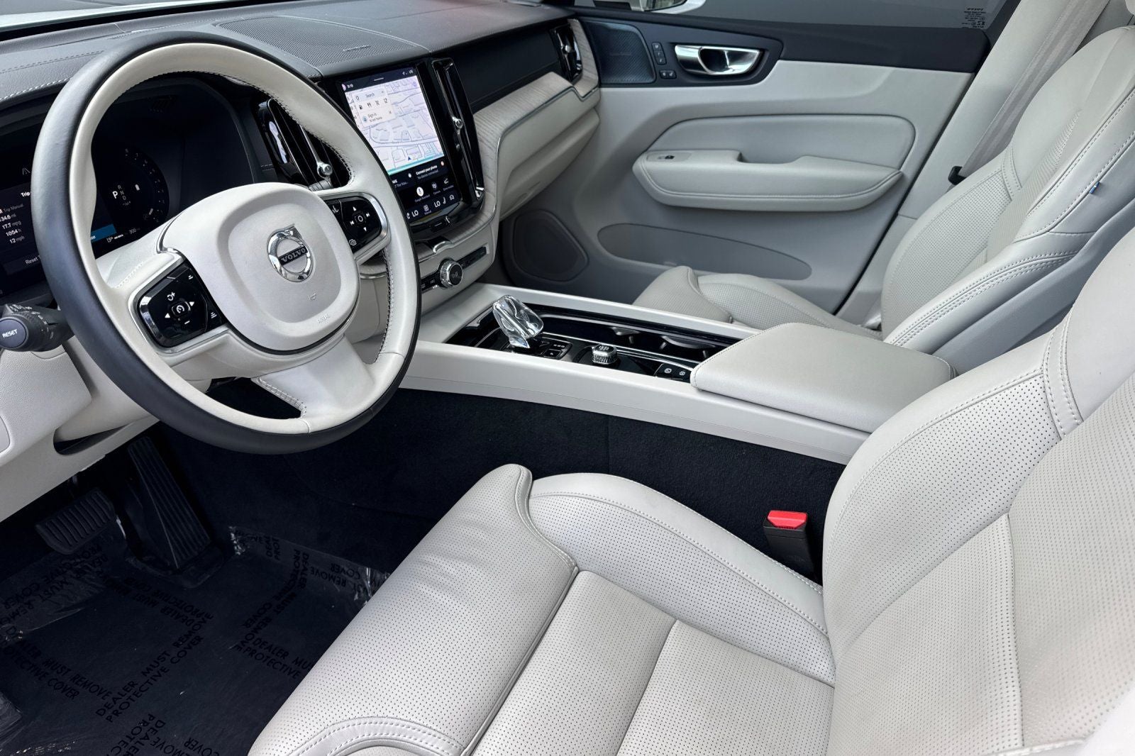 2023 Volvo XC60 B5 Ultimate Bright Theme