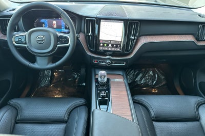 2023 Volvo XC60 B5 Ultimate Dark Theme