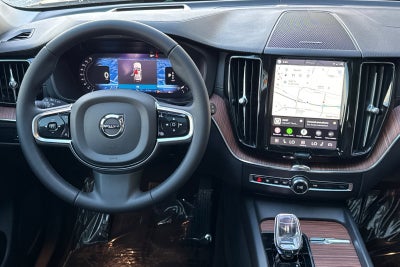 2023 Volvo XC60 B5 Ultimate Dark Theme